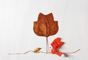 Illustration petit renard au crochet sous  arbre-feuille-Vivyane Veka pour Créapassions