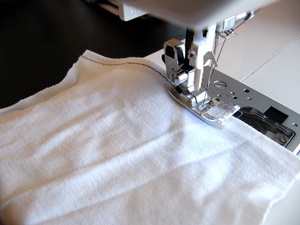 Couture sur l'endroit sur tissu