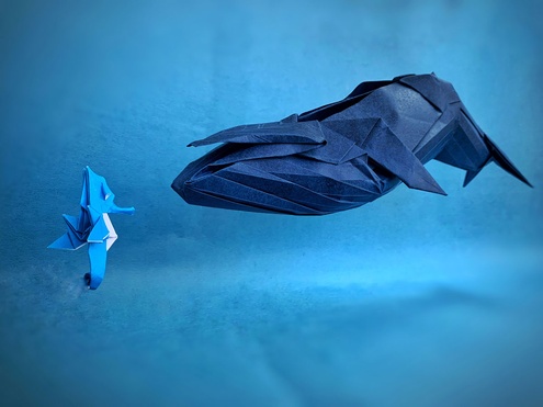 origami de baleine bleu